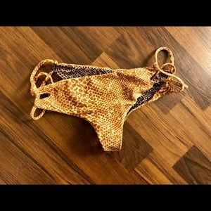 ACACIA MOLOKINI MUD SNAKE